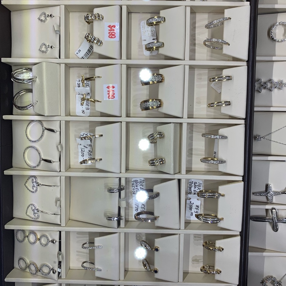 14k live Stone’s only serious buyers